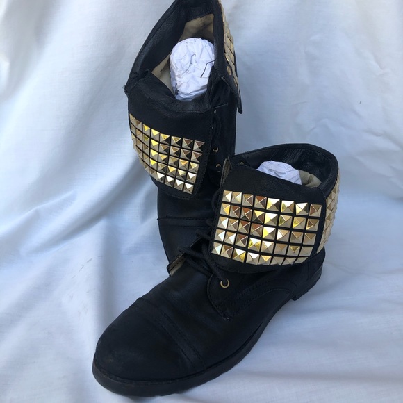 Micheal Kors Studded Booties🎖 - Picture 3 of 5